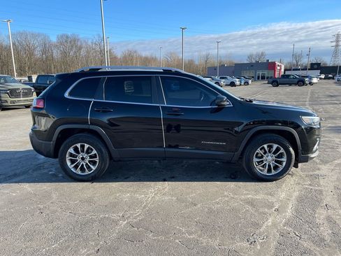 Used 2019 Jeep Cherokee Latitude Plus w/ Cold Weather Group image 4