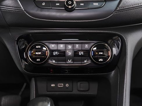 Used 2021 Buick Encore GX Essence FWD image 15