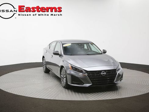 Used 2025 Nissan Altima 2.5 SV FWD image 49