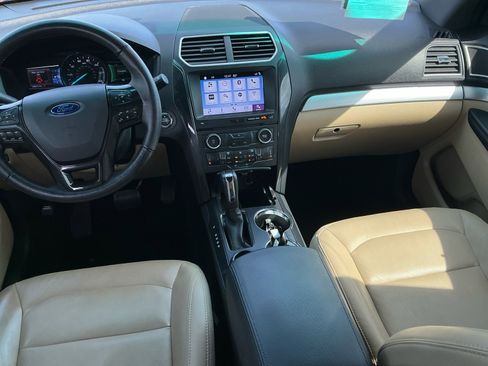 Used 2017 Ford Explorer XLT w/ Equipment Group 202A image 20