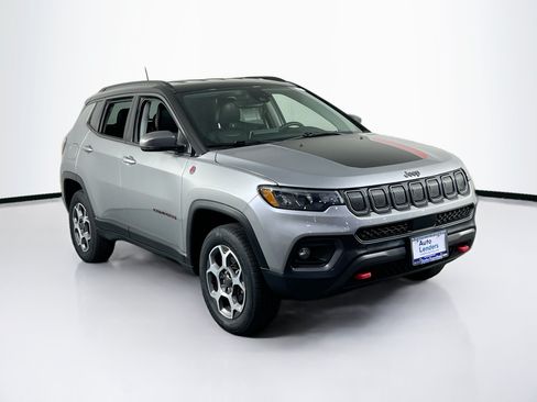 Used 2022 Jeep Compass Trailhawk AWD/4WD image 3