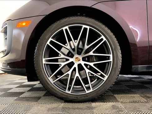 Used 2023 Porsche Macan Turbo image 11