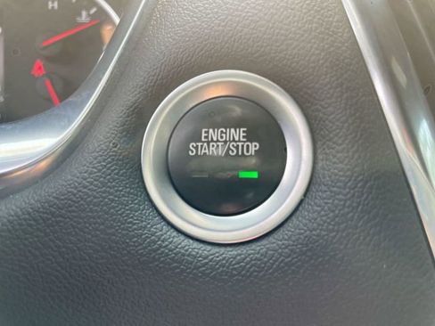 Used 2022 Chevrolet Traverse Premier image 25