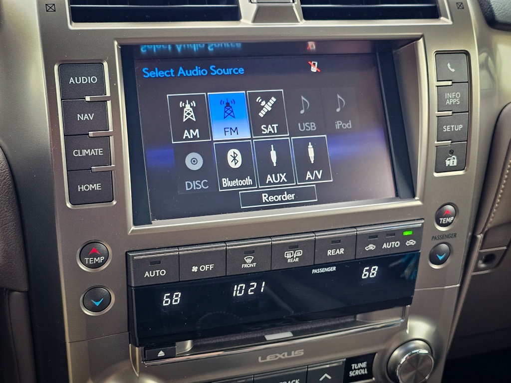 Used 2014 Lexus GX 460 w/ Premium Package AWD/4WD image 27