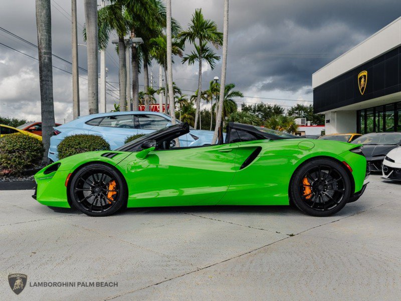 Used 2025 McLaren Artura Spider RWD image 3