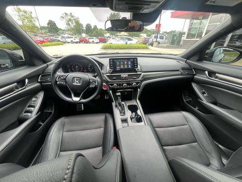 Used 2019 Honda Accord Sport image 9