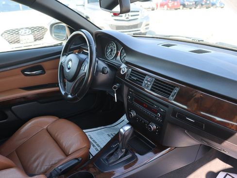 Used 2011 BMW 328i Convertible w/ Premium Pkg image 23