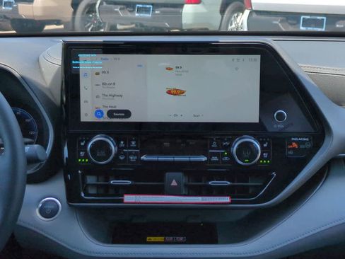 New 2026 Toyota Highlander Limited AWD/4WD image 18