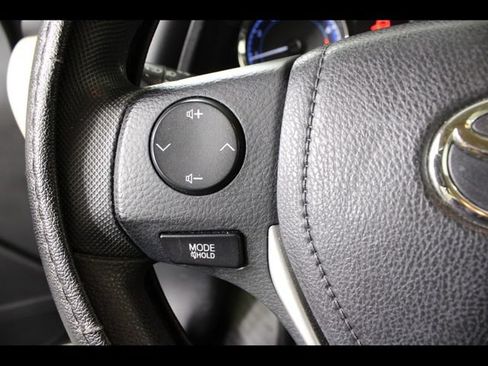 Used 2018 Toyota Corolla LE w/ Carpet Mat Package (TMS) FWD image 20