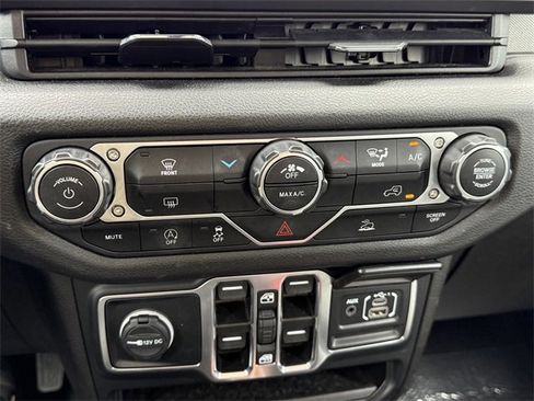 Used 2024 Jeep Wrangler Sport S image 20