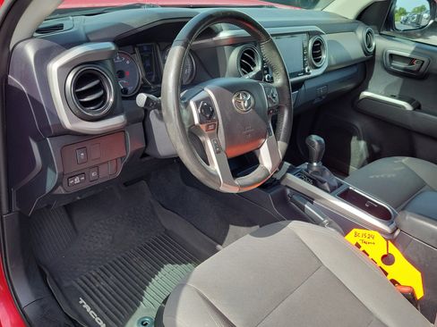 Used 2020 Toyota Tacoma SR5 RWD image 21