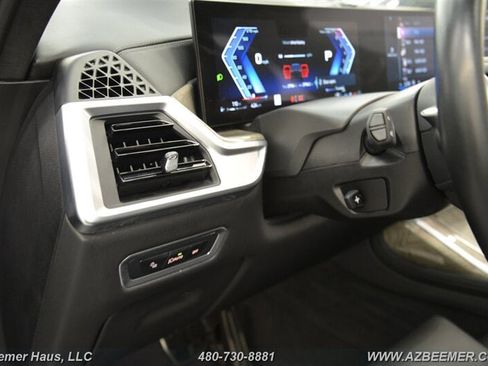 Used 2024 BMW ALPINA XB7 AWD/4WD image 28