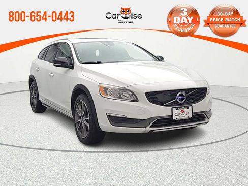 Used 2016 Volvo V60 T5 Cross Country image 1