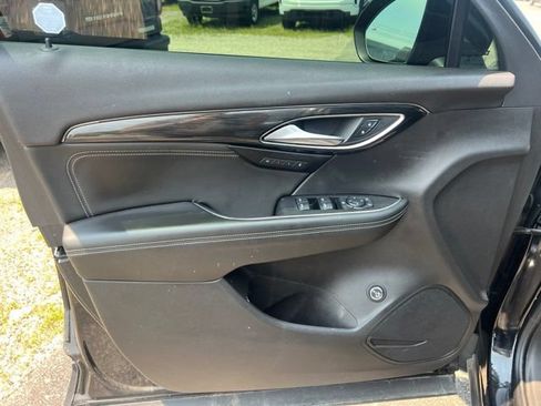 Used 2021 Buick Envision Essence FWD image 18