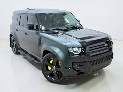 Used 2025 Land Rover Defender 110 X-Dynamic SE AWD/4WD image 11