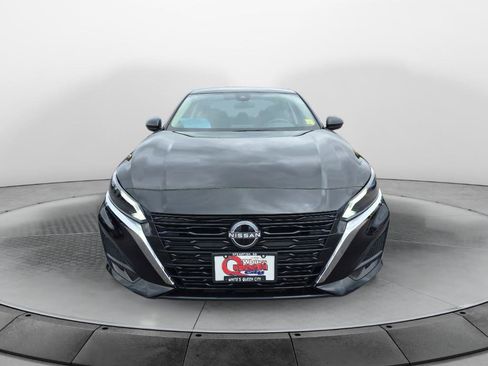 Used 2025 Nissan Altima 2.5 SV FWD image 8