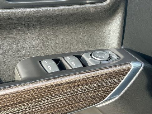 Used 2021 Chevrolet Silverado 1500 LT Trail Boss w/ Convenience Package II image 17