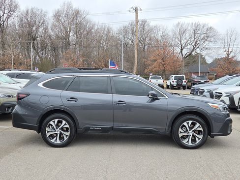 Used 2020 Subaru Outback Limited w/ Popular Package #2 image 2