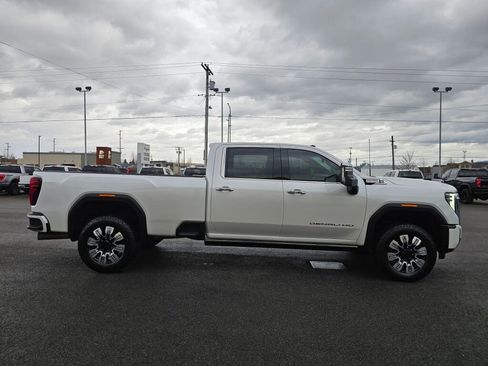 Used 2025 GMC Sierra 3500 Denali w/ Denali Reserve Package image 5