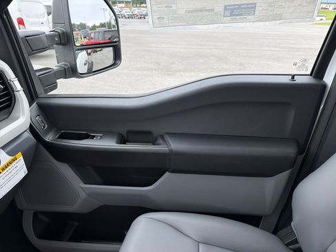 New 2026 Ford F550 4x4 Regular Cab Super Duty image 21