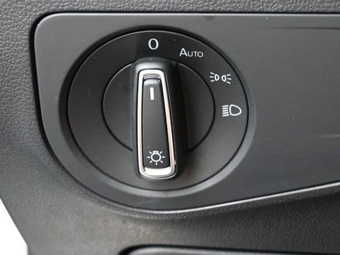 Used 2023 Volkswagen Tiguan SE R-Line image 15