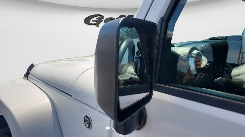 Used 2015 Jeep Wrangler Unlimited Sahara AWD/4WD image 25