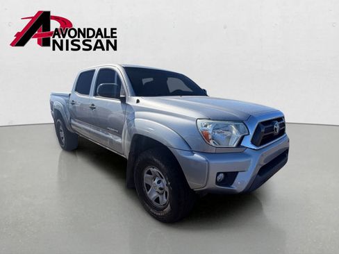 Used 2015 Toyota Tacoma PreRunner w/ SR5 Package RWD image 5