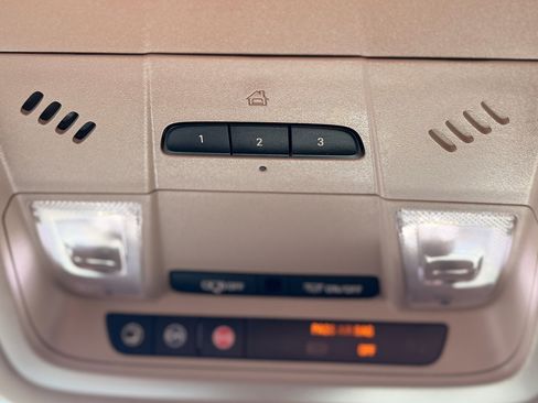 Used 2019 GMC Acadia SLE w/ Driver Alert Package I image 25