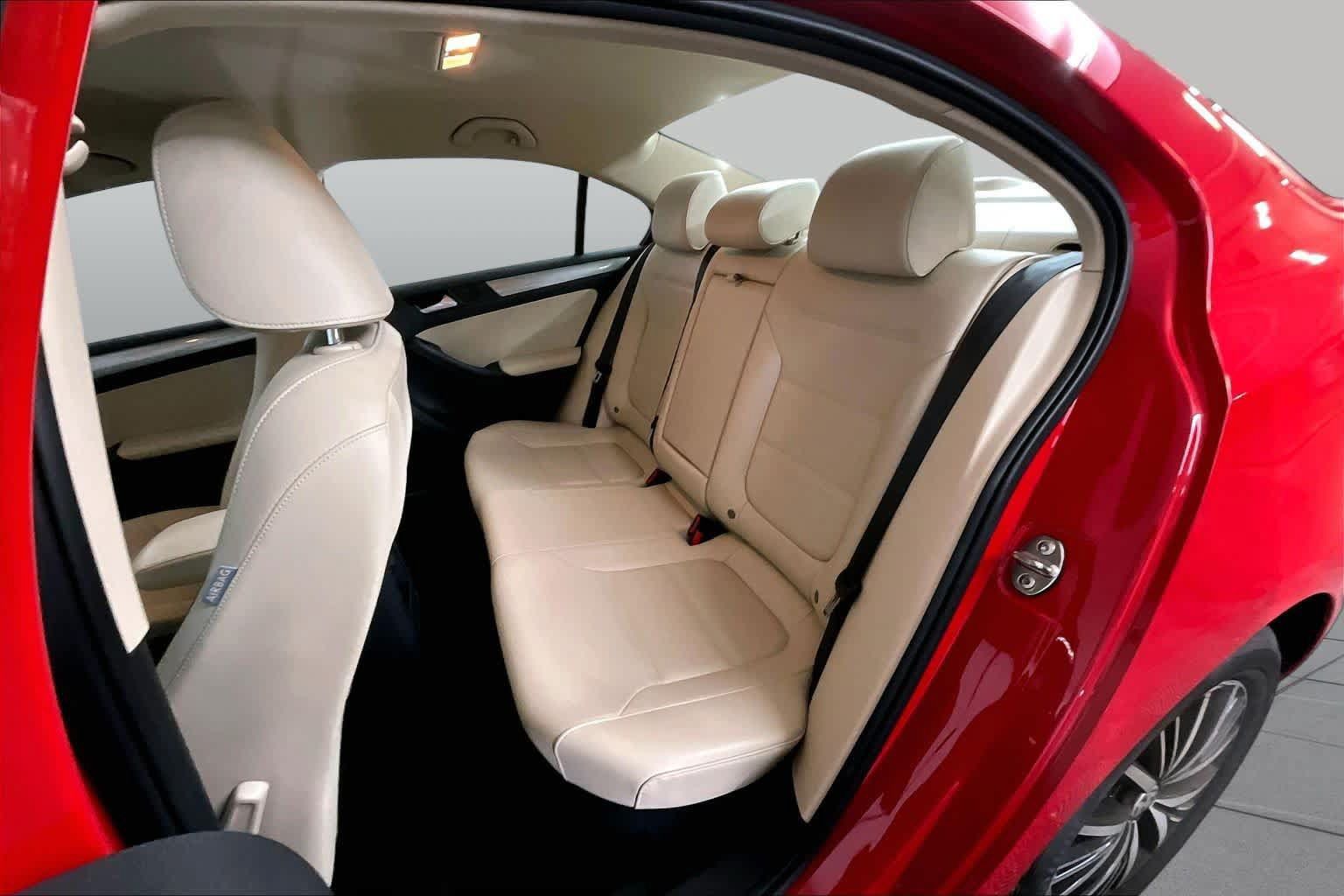 Used 2018 Volkswagen Jetta Wolfsburg Edition FWD image 20