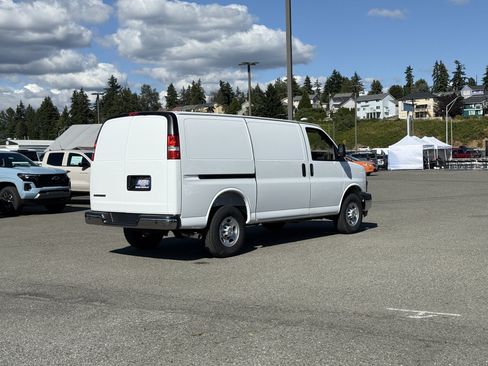 New 2026 Chevrolet Express 2500 w/ Driver Convenience Package RWD image 39