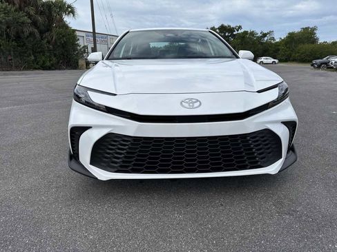 Used 2025 Toyota Camry SE w/ Multimedia Upgrade Package FWD image 9