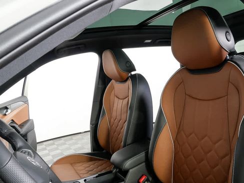 New 2026 Volkswagen Tiguan SEL R-Line AWD/4WD image 5
