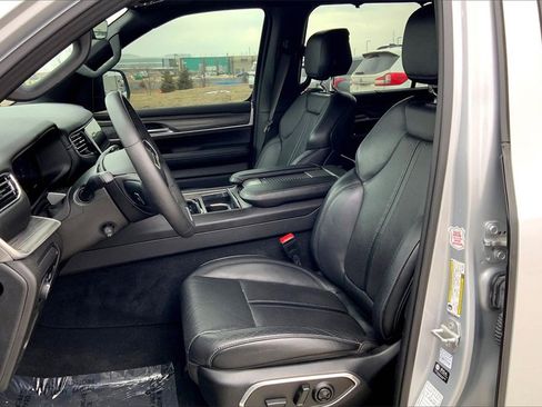 Used 2023 Jeep Wagoneer Series II image 9