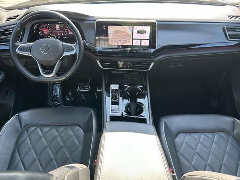 Used 2024 Volkswagen Atlas Cross Sport SEL Premium R-Line AWD/4WD image 21