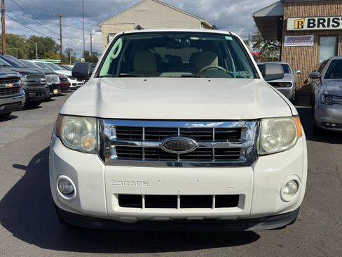 Used 2010 Ford Escape XLT image 4