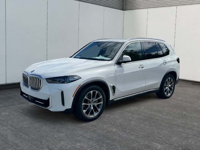 Certified 2026 BMW X5 xDrive50e AWD/4WD image 1