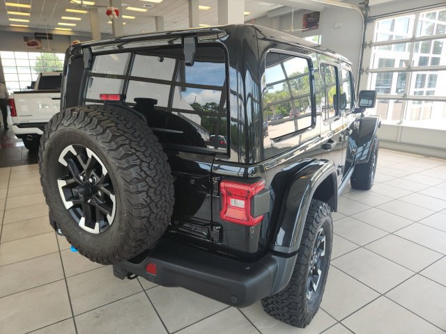 Used 2024 Jeep Wrangler Unlimited Rubicon 4xe AWD/4WD image 14