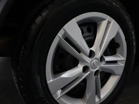 Used 2019 Nissan Kicks S image 30