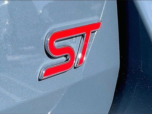 Used 2025 Ford Explorer ST w/ Sun And Sound Package image 7