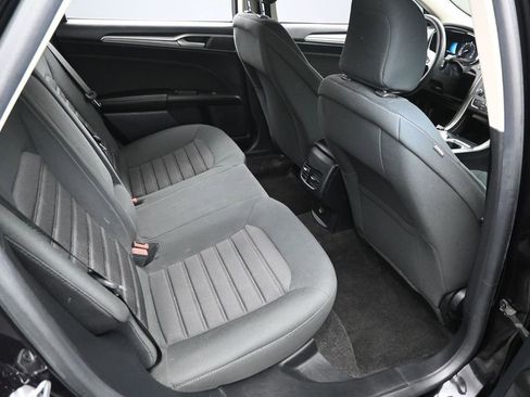 Used 2020 Ford Fusion SE FWD image 30