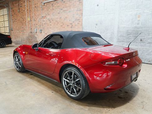 Used 2019 MAZDA MX-5 Miata Grand Touring RWD image 12