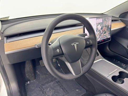 Used 2021 Tesla Model 3 Standard Range image 13