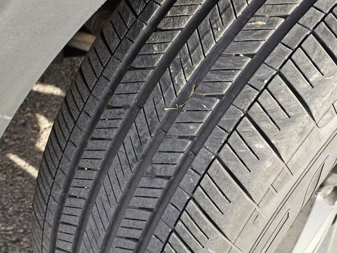 Used 2022 Volkswagen Atlas Cross Sport SEL R-Line image 19