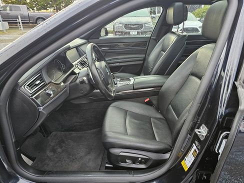 Used 2014 BMW 740i image 18
