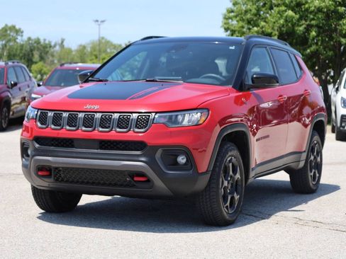 Used 2023 Jeep Compass Trailhawk w/ Sun and Sound Group AWD/4WD image 6