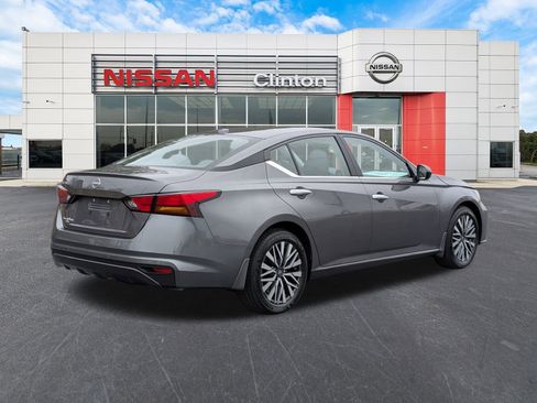 New 2025 Nissan Altima 2.5 SV image 3