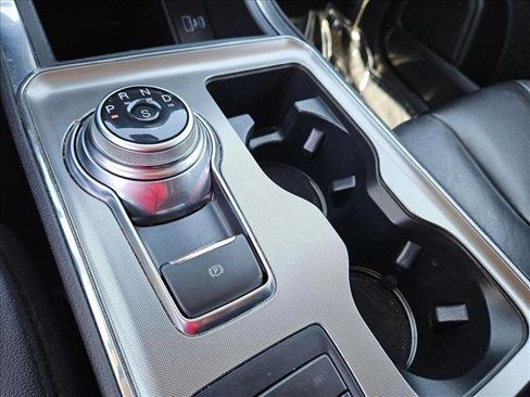 Used 2022 Ford Edge Titanium image 13