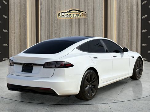 Used 2025 Tesla Model S image 9