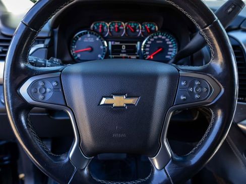 Used 2020 Chevrolet Suburban LT w/ Z71 Midnight Edition image 19