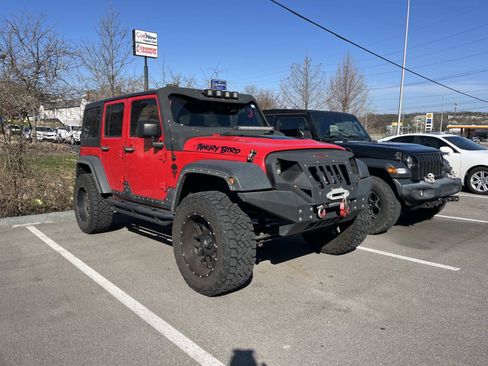 Used 2017 Jeep Wrangler Unlimited Rubicon w/ Cold Weather Group image 1